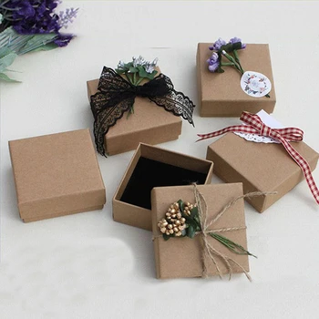 Creative Paper Retro Gift Boxes Custom Logo Box Ring Stud Earrings Jewelry Cases Simple Solid Reusable Decoration Box Accessory
Creative Paper Retro Gift Boxes Custom Logo Box Ring Stud Earrings Jewelry Cases Simple Solid Reusable Decoration Box Accessory