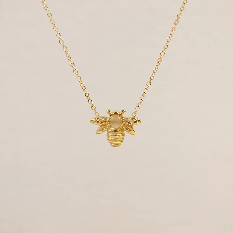 2021 New Icon PVD Plated Stainless Steel Waterproof Jewelry Cat Eye Stone Bee Charm Pendant Necklaces for Women Girl Best Gift
2021 New Icon PVD Plated Stainless Steel Waterproof Jewelry Cat Eye Stone Bee Charm Pendant Necklaces for Women Girl Best Gift