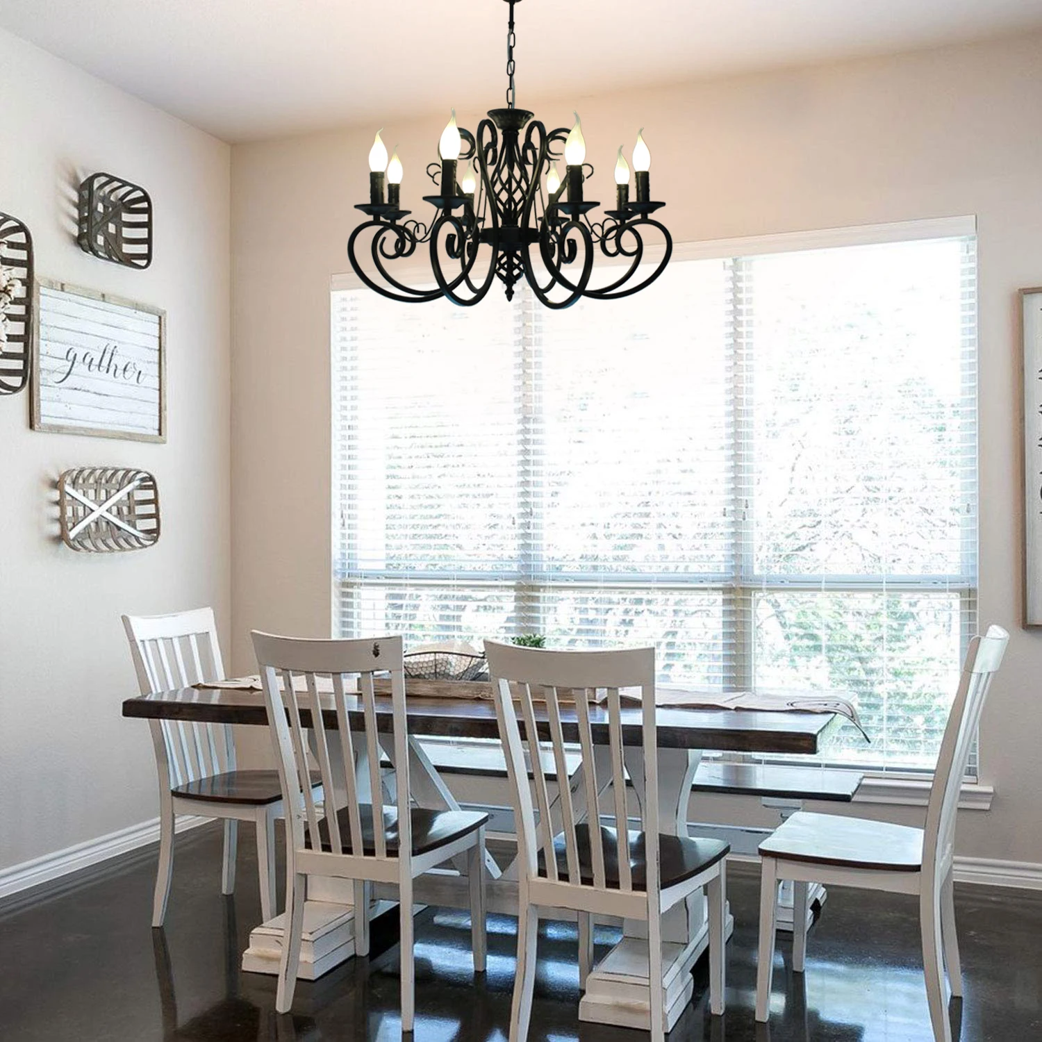 светильники в интерьере кантри