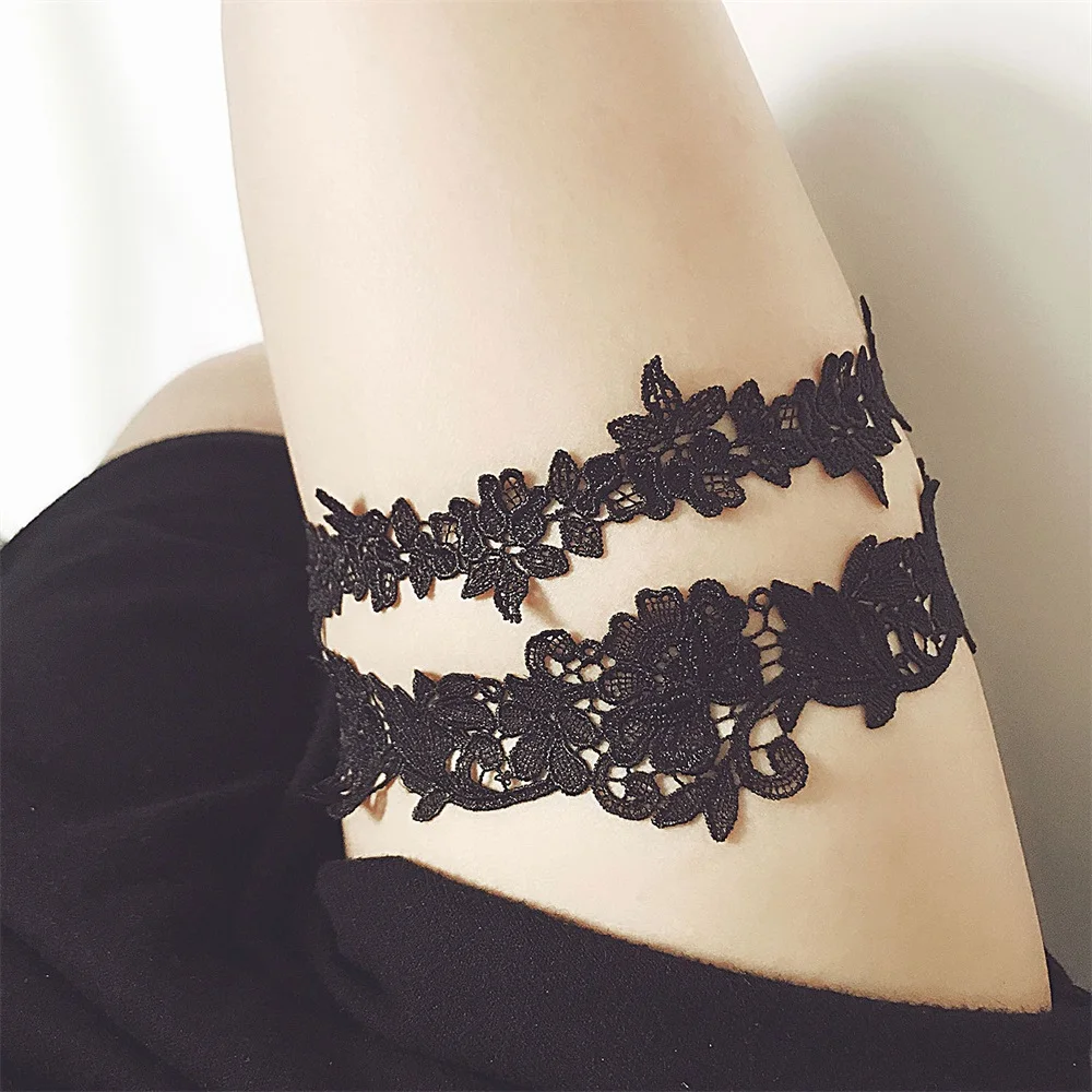 Description Picture 4 of itemWomens Sexy Elastic Garters Girls Cosplay Lace Floral Thigh Ring Garter Bride Wedding Party Bridal Accessories Leg Garter Belt