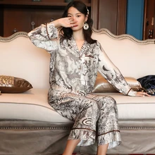 Floral Printed Satin Pajamas Set Women Loungewear 2Pcs Long-Sleeve Stretchy Loose Luxury Nightwear Sleepwear
Floral Printed Satin Pajamas Set Women Loungewear 2Pcs Long-Sleeve Stretchy Loose Luxury Nightwear Sleepwear
