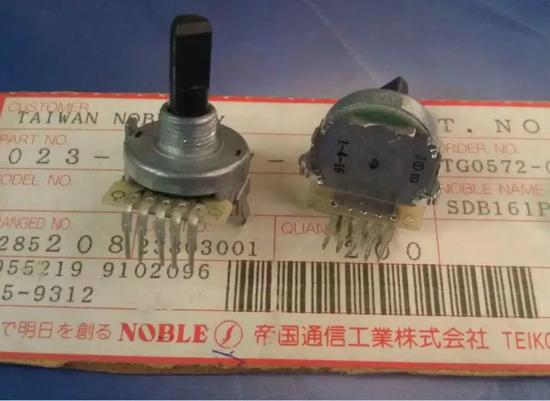 2PCS/LOT NOBLE noble type 16 encoder 5 pin, 16 stall PCB rotary switch, 8421C shaft length 20MM
2PCS/LOT NOBLE noble type 16 encoder 5 pin, 16 stall PCB rotary switch, 8421C shaft length 20MM