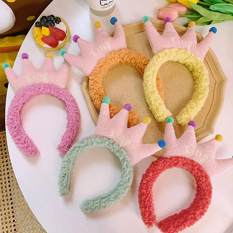 King Queen Crown Padded Solid Halo Oval Fuzzy Faux Fur Ladies Headband Hair Band Big Lamb Wool Headband for Girls
King Queen Crown Padded Solid Halo Oval Fuzzy Faux Fur Ladies Headband Hair Band Big Lamb Wool Headband for Girls