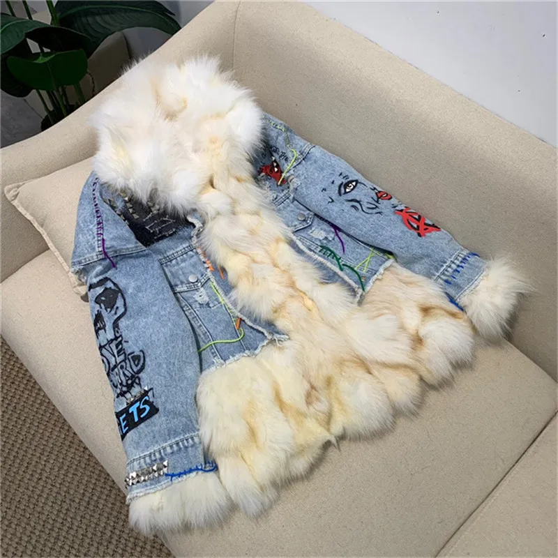 Fashion Rivets Letters Print Hole Denim Jacket Women Real Fox Fur Collar White Duck Down Filling Denim Parka Winter
Fashion Rivets Letters Print Hole Denim Jacket Women Real Fox Fur Collar White Duck Down Filling Denim Parka Winter