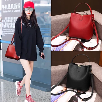 Small bag 2020 new wild lady bride bag hand ladle shoulder Messenger bag fashion bucket bag ins tide 
Small bag 2020 new wild lady bride bag hand ladle shoulder Messenger bag fashion bucket bag ins tide
