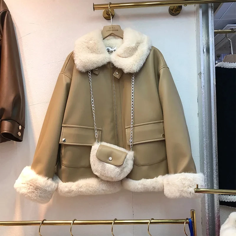 4XL Женская зимняя одежда из искусственной кожи, Женская куртка, новый стиль 2023, утепленное короткое пальто из овечьей шерсти, женская зимняя куртка
4XL Женская зимняя одежда из искусственной кожи, Женская куртка, новый стиль 2023, утепленное короткое пальто из овечьей шерсти, женская зимняя куртка