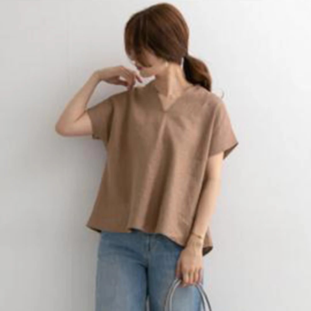 Korean Girl's Causal Plain T-Shirt Women 2020 Summer Short Sleeve V-Neck Solid Color Simple Loose Female Tops Black Coffee
Korean Girl's Causal Plain T-Shirt Women 2020 Summer Short Sleeve V-Neck Solid Color Simple Loose Female Tops Black Coffee