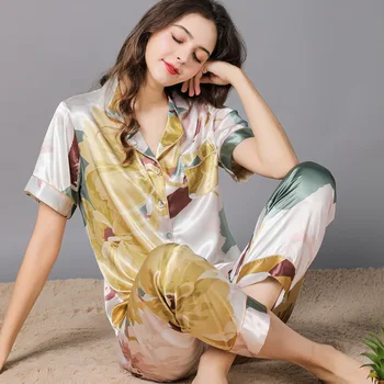 Women's Summer Silk Pajamas Short-Sleeved Printed Viscose Fiber Set Spring Silk Cardigan Casual Thin Leisure Tops pajama set 
Women's Summer Silk Pajamas Short-Sleeved Printed Viscose Fiber Set Spring Silk Cardigan Casual Thin Leisure Tops pajama set