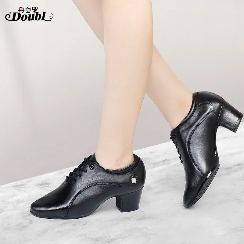 Women's Indoor Leather Latin Ballroom Dance Shoes Sport Dancing Jazz Ladies Classic Adult Social Soft-soled Black High Quality
Women's Indoor Leather Latin Ballroom Dance Shoes Sport Dancing Jazz Ladies Classic Adult Social Soft-soled Black High Quality