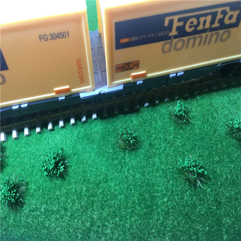 hotrain grassflock02