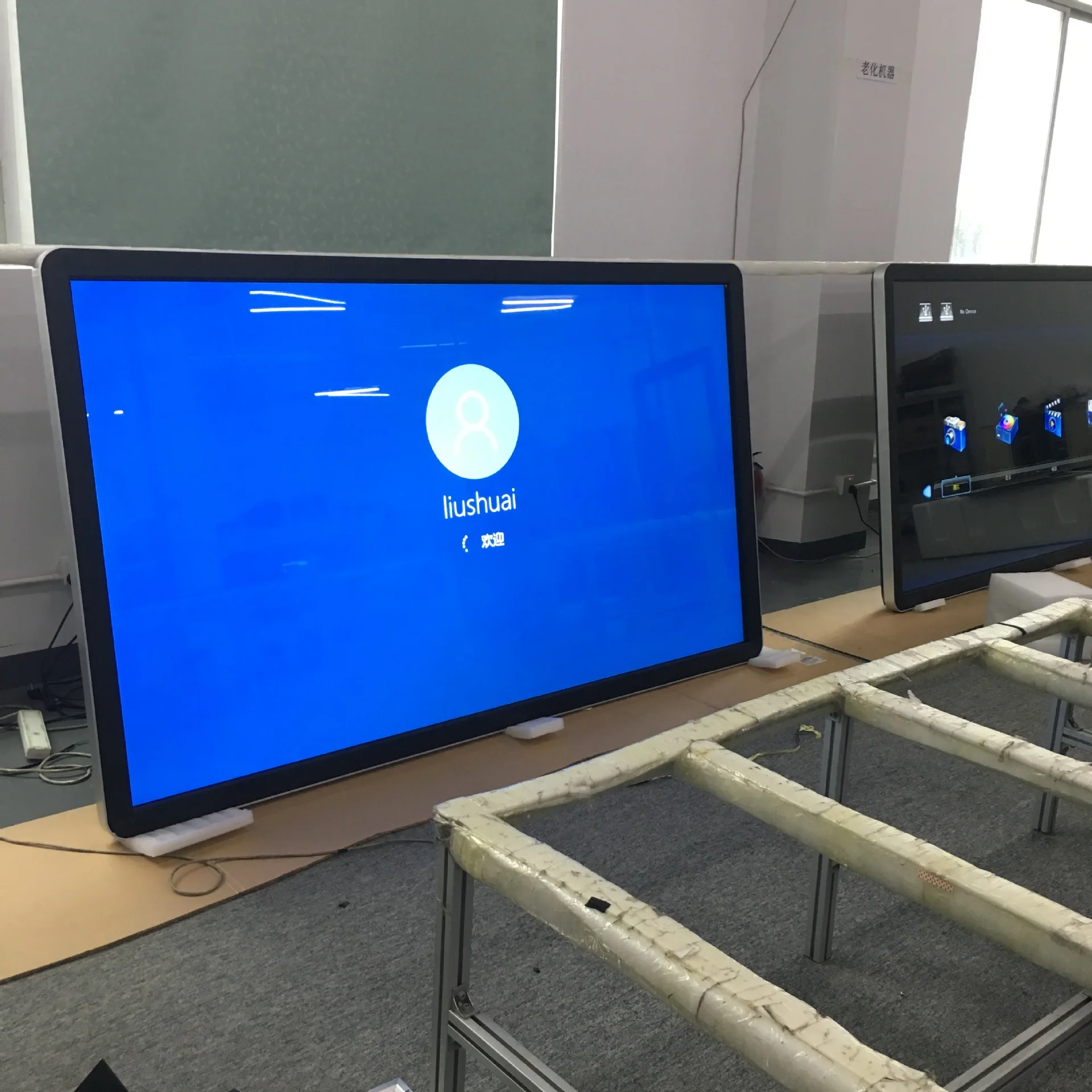 55'' inch signage tablet all in one touchscreen interactive lcd display with pc buit digital teaching black white board |