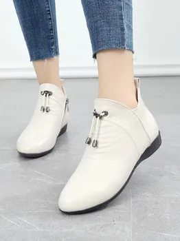 Spring and autumn soft bottom mother single boots flat middle-aged large size female high to help leather cotton shoes
Spring and autumn soft bottom mother single boots flat middle-aged large size female high to help leather cotton shoes