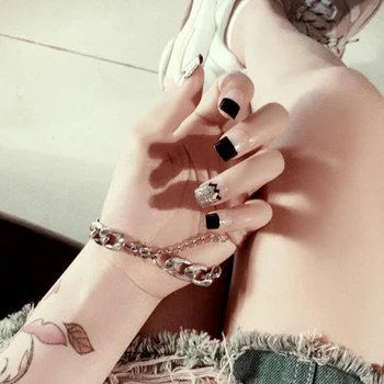 AACAR 24pcs/set DIY Designed Short Fake Nails Kit Including Glue Fake Fingernails Full Cover False Nails French Nail Art Salon
AACAR 24pcs/set DIY Designed Short Fake Nails Kit Including Glue Fake Fingernails Full Cover False Nails French Nail Art Salon