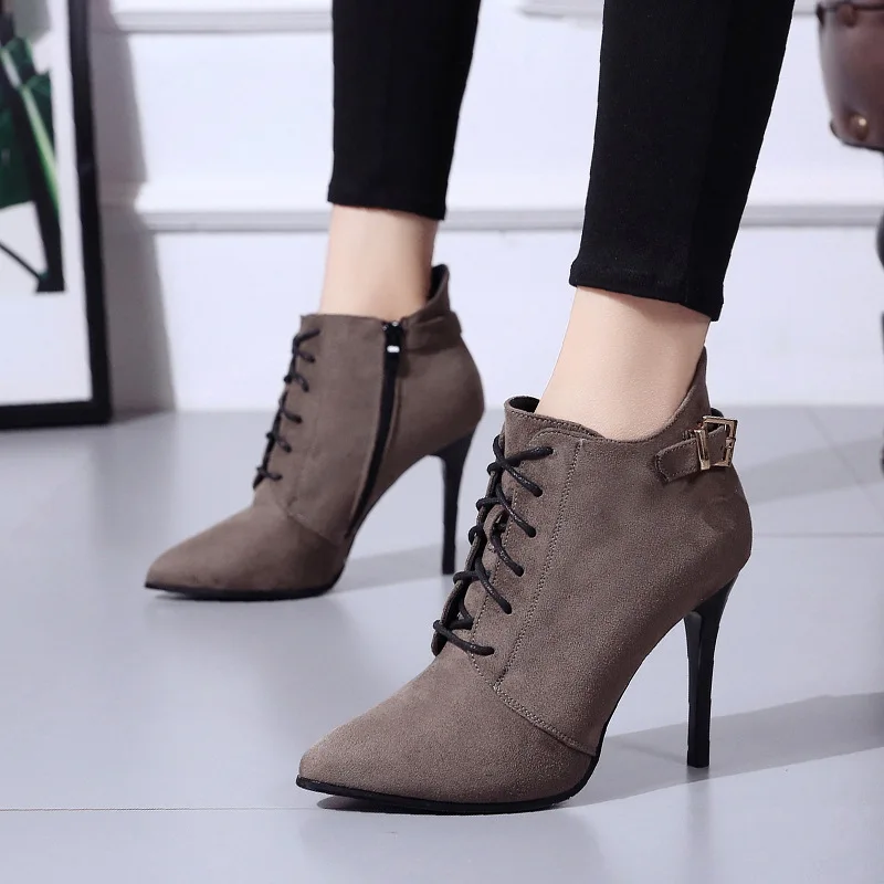 Autumn Winter New Pointed Ankle Boots Stiletto High Heels Short Boots Plus Velvet Womens Boots Fashion Wild Lace-Up Martin Boots
Autumn Winter New Pointed Ankle Boots Stiletto High Heels Short Boots Plus Velvet Womens Boots Fashion Wild Lace-Up Martin Boots