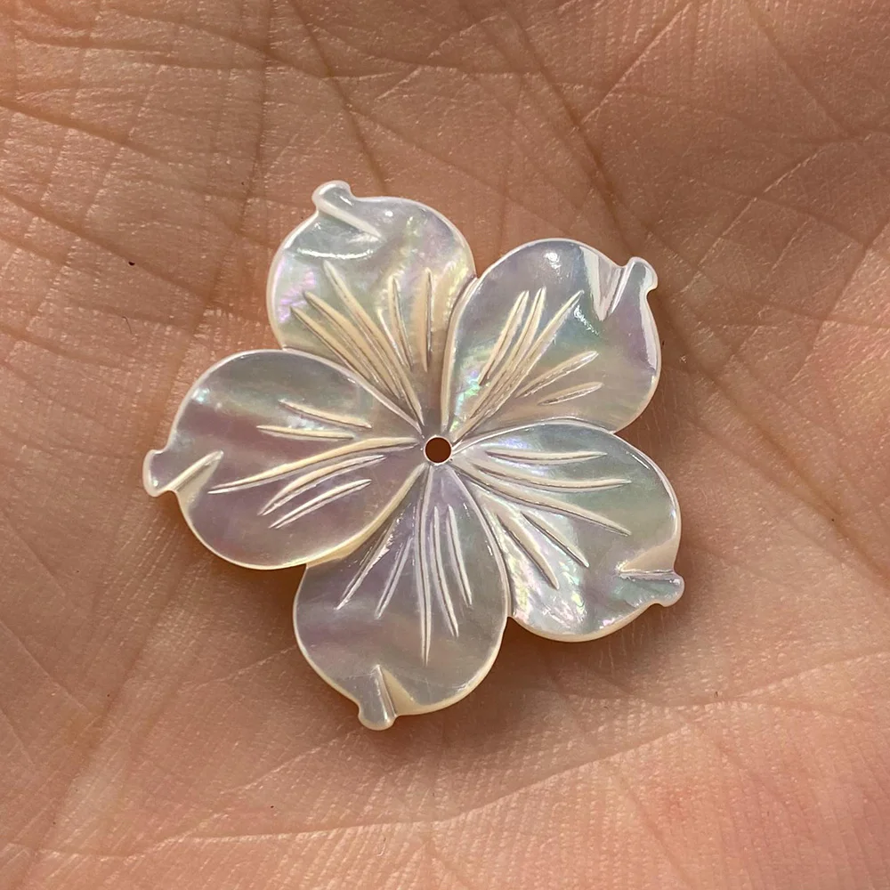 1pcs Carven White Shell Flower Pure Natural Material Petals 3D Flower Beads for Handmade Necklace DIY Jewelry Making
1pcs Carven White Shell Flower Pure Natural Material Petals 3D Flower Beads for Handmade Necklace DIY Jewelry Making