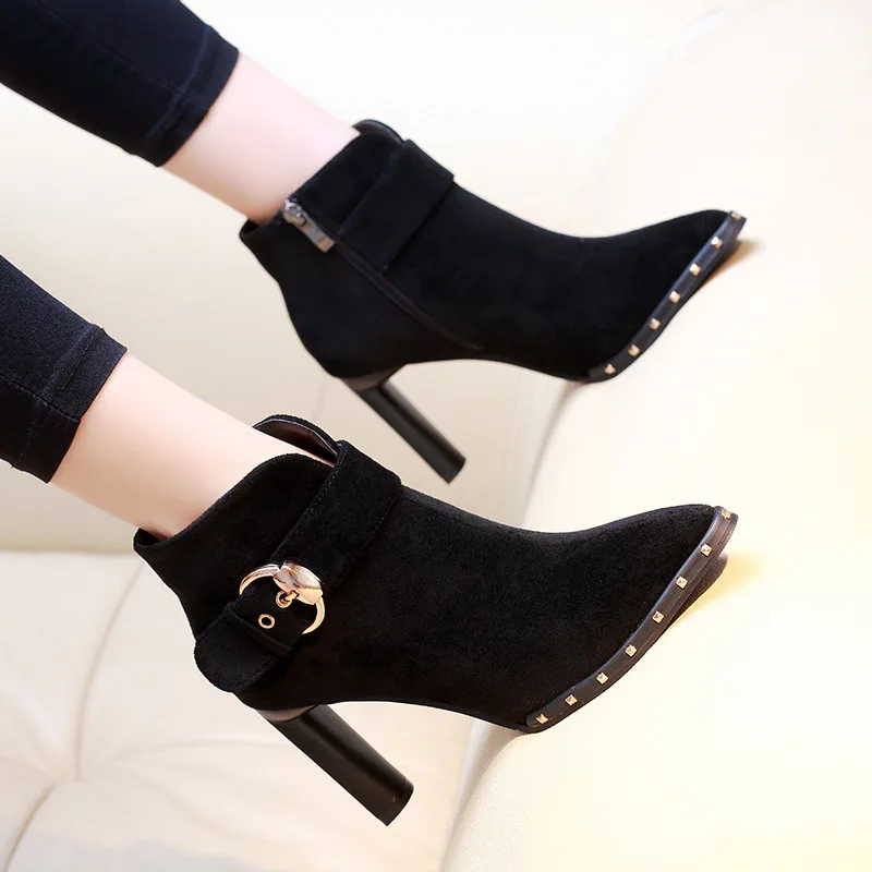 Lace Up Women's Rubber Boots Shoes Booties Ladies Low Heels booties Round Toe Bootee Woman 2019 Luxury Designer Rain Ankle
Lace Up Women's Rubber Boots Shoes Booties Ladies Low Heels booties Round Toe Bootee Woman 2019 Luxury Designer Rain Ankle