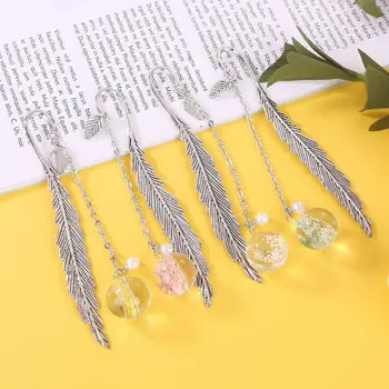 Retro Vintage Bookmark Feather Dried Flower Gypsophila Specimen Creative Metal Bookmarks Stationery Gift
Retro Vintage Bookmark Feather Dried Flower Gypsophila Specimen Creative Metal Bookmarks Stationery Gift