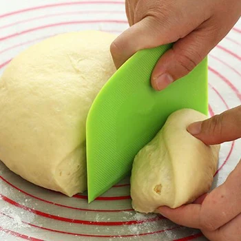 1PC Useful Cream Scraper Spatula DIY Pastry Cutters Fondant Dough Scraper Cake Cutter Kitchen Accessories Pastry Baking Tool
1PC Useful Cream Scraper Spatula DIY Pastry Cutters Fondant Dough Scraper Cake Cutter Kitchen Accessories Pastry Baking Tool