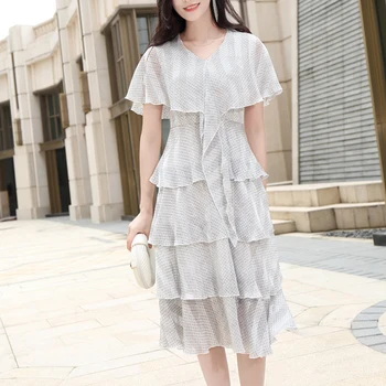 Runway Retro Print Polka Dots Bowknot Sexy V-Neck Ruffles Elegant Temperament Slim Cake Dress Women'S Clothing High Quality
Runway Retro Print Polka Dots Bowknot Sexy V-Neck Ruffles Elegant Temperament Slim Cake Dress Women'S Clothing High Quality