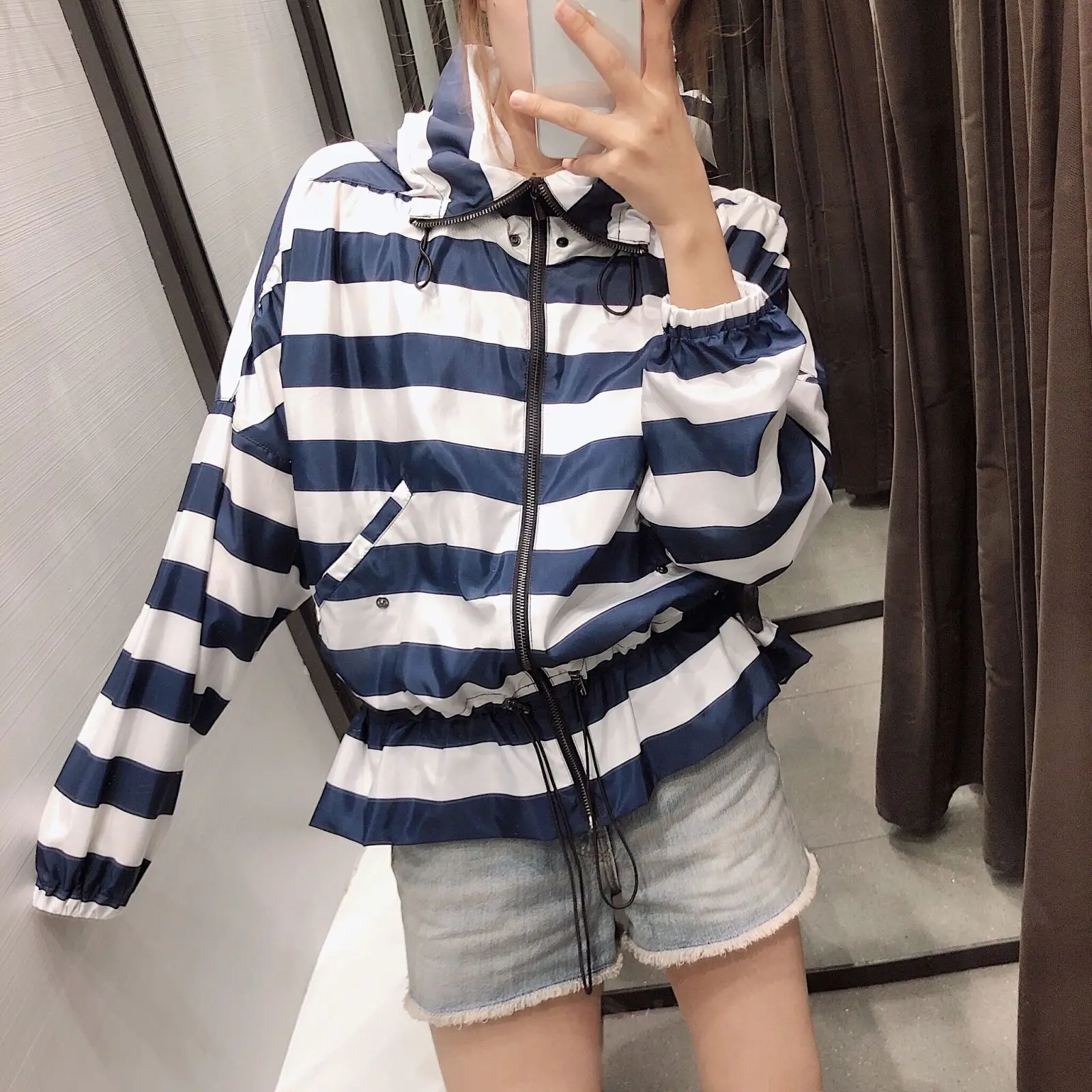 Western Style 2019 Summer New Style Hidden Button Zipper Thin Drawstring Camouflage Jacket WOMEN'S Coat K8109
Western Style 2019 Summer New Style Hidden Button Zipper Thin Drawstring Camouflage Jacket WOMEN'S Coat K8109