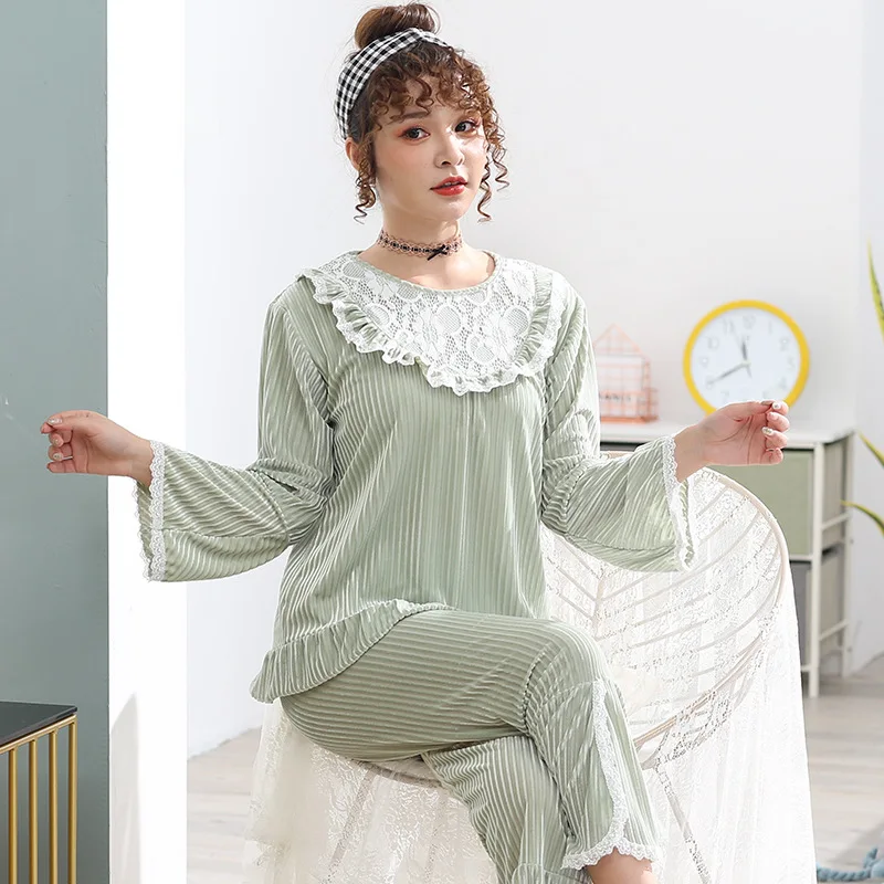 New Style Pajamas Women's Autumn & Winter Cute Gold Velvet Pumping Lace Solid Color Home Wear Two-Piece Set
New Style Pajamas Women's Autumn & Winter Cute Gold Velvet Pumping Lace Solid Color Home Wear Two-Piece Set