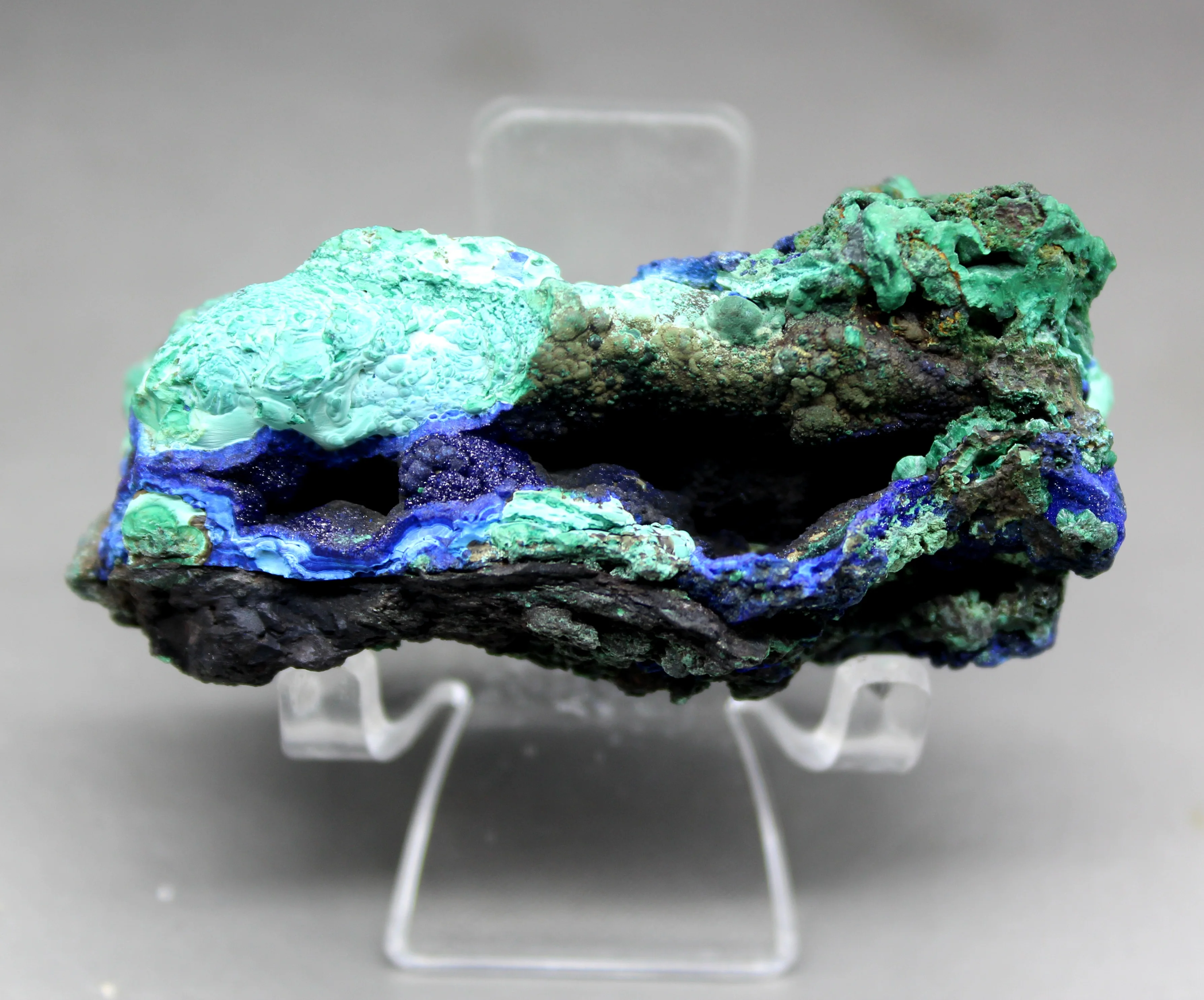 114g Natural azurite and malachite symbiotic mineral crystal specimens Stones and crystals from China
114g Natural azurite and malachite symbiotic mineral crystal specimens Stones and crystals from China