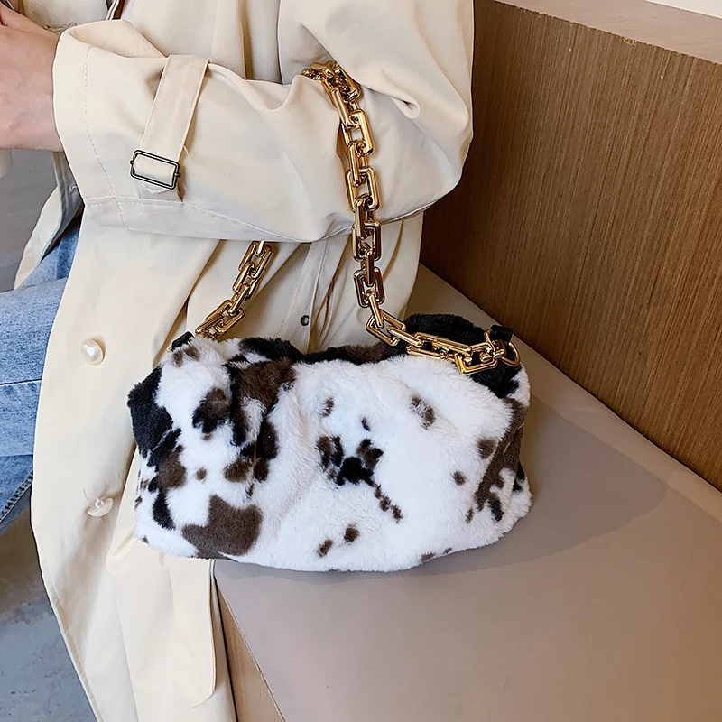 Dog Pattern Soft Faux Fur Small Shoulder Bags for Women 2020 Winter Branded Trending Chain Handbags Trending Hand Bag
Dog Pattern Soft Faux Fur Small Shoulder Bags for Women 2020 Winter Branded Trending Chain Handbags Trending Hand Bag
