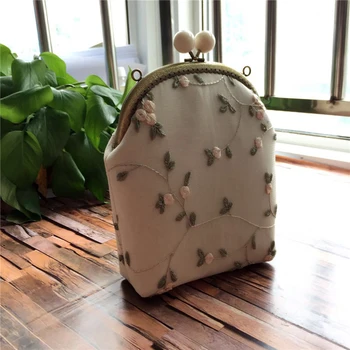 DIY women lace floral kiss buckle metal frame handmade cellphone shoulder bag material or finished 23.5x17x6cm 
DIY women lace floral kiss buckle metal frame handmade cellphone shoulder bag material or finished 23.5x17x6cm