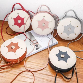 Designer Women's Bag Trend Bright Diamond Flowers Fashion Studs Six Mansions 2019 New Handbag Coin Purse Mobile Phone Bag 
Designer Women's Bag Trend Bright Diamond Flowers Fashion Studs Six Mansions 2019 New Handbag Coin Purse Mobile Phone Bag
