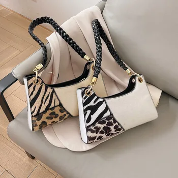 Fashion Women Shoulder Bag PU Leather Splicing Leopard Pattern Messenger Bags Female Portable Underarm Casual Street Handbag 
Fashion Women Shoulder Bag PU Leather Splicing Leopard Pattern Messenger Bags Female Portable Underarm Casual Street Handbag