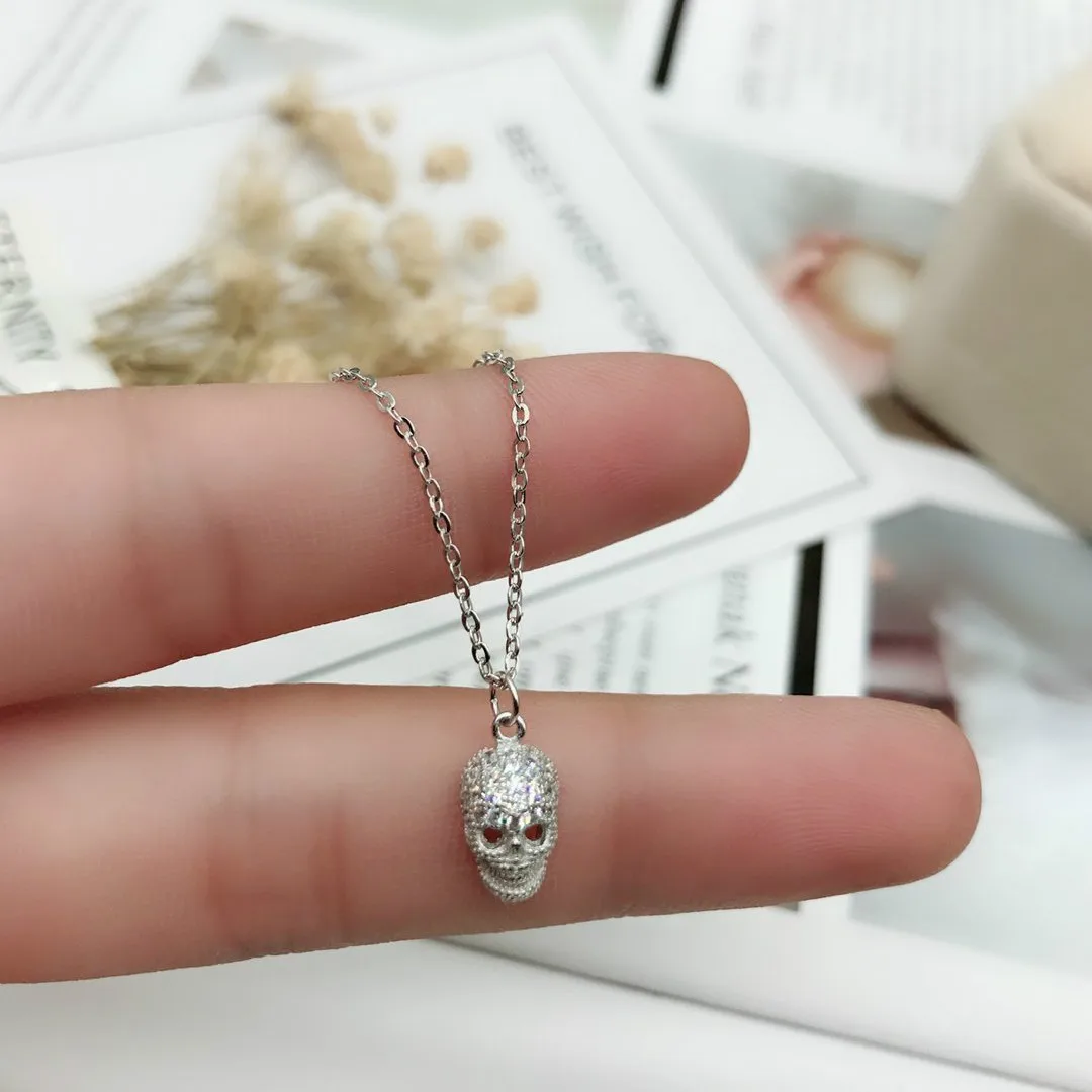 S925 Sterling Silver 925 Original Lady's Pendant Necklace Skeleton Zircon Luxury Cross Chain Charm Gloomy Cranium Chams Torque
S925 Sterling Silver 925 Original Lady's Pendant Necklace Skeleton Zircon Luxury Cross Chain Charm Gloomy Cranium Chams Torque