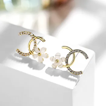 Fashion Exquisite Zircon Flower Earrings for Woman Korean New Crystal Statement Earrings Girl Party Jewelry Anniversary Gifts
Fashion Exquisite Zircon Flower Earrings for Woman Korean New Crystal Statement Earrings Girl Party Jewelry Anniversary Gifts