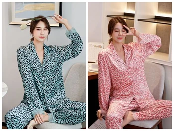 Ladies Leopard Print Long Sleeve Gold Velvet Pajama Set & Winter Gold Velvet Sleepwear Set & Long Two-piece Nightwear
Ladies Leopard Print Long Sleeve Gold Velvet Pajama Set & Winter Gold Velvet Sleepwear Set & Long Two-piece Nightwear