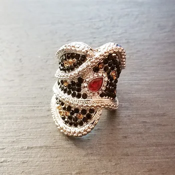 Classic Vintage Twisted Geometric Rings Fashion Women Elegant Ethnic Red Water Drop Crystal CZ Wedding Ring Jewelry for Female
Classic Vintage Twisted Geometric Rings Fashion Women Elegant Ethnic Red Water Drop Crystal CZ Wedding Ring Jewelry for Female