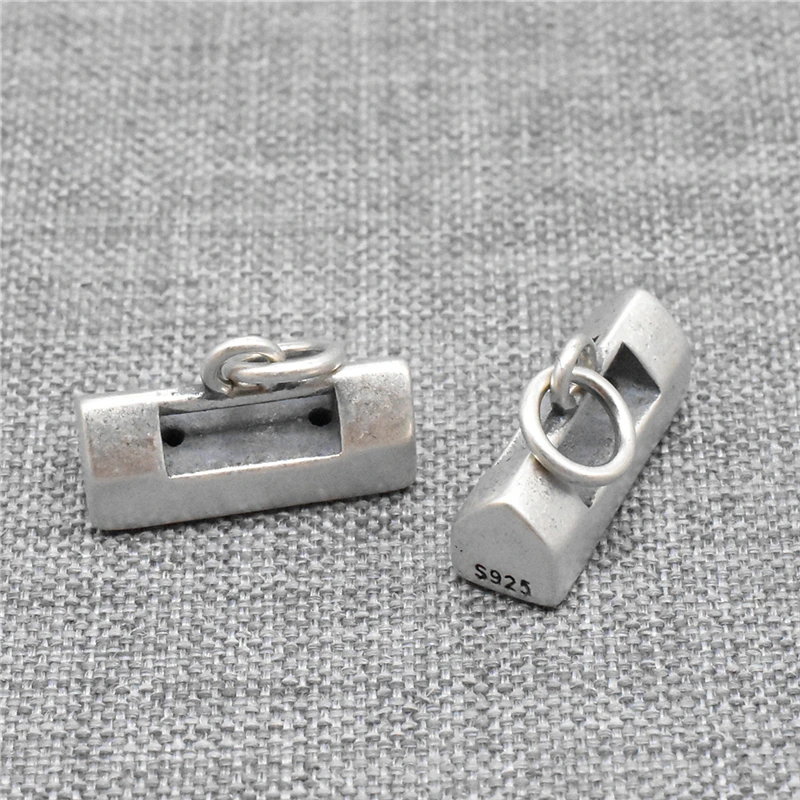 2pcs of 925 Sterling Silver Ancient Chinese Hundred Family Lock Charms 3D for Necklace Bracelet
2pcs of 925 Sterling Silver Ancient Chinese Hundred Family Lock Charms 3D for Necklace Bracelet