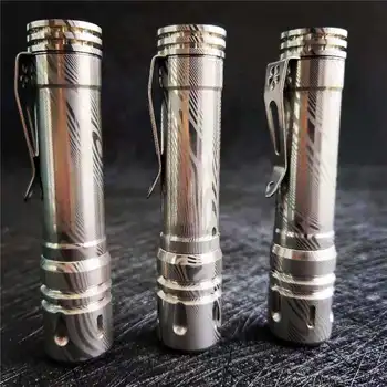 Reylight Damascus LAN Limited Edition AA EDC Flashlight Nichia 219C/XPL 800LM Mini LED Keychain Light Lamp Torch Lantern
Reylight Damascus LAN Limited Edition AA EDC Flashlight Nichia 219C/XPL 800LM Mini LED Keychain Light Lamp Torch Lantern