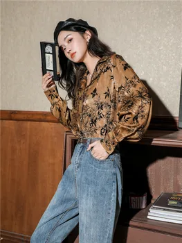 Korea Velvet Carving Floral Blouse Long Sleeve Brown Flannel Shirt Women Lapel Full Lantern Sleeves Ladies Tops 2020 Autumn V018
Korea Velvet Carving Floral Blouse Long Sleeve Brown Flannel Shirt Women Lapel Full Lantern Sleeves Ladies Tops 2020 Autumn V018
