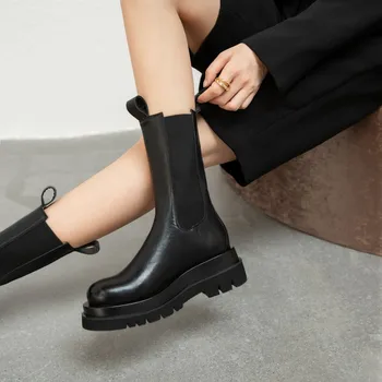 Leather women's shoes, thick soles, round middle boots, European and Korean muffin, Knight's boots and pipe
Leather women's shoes, thick soles, round middle boots, European and Korean muffin, Knight's boots and pipe