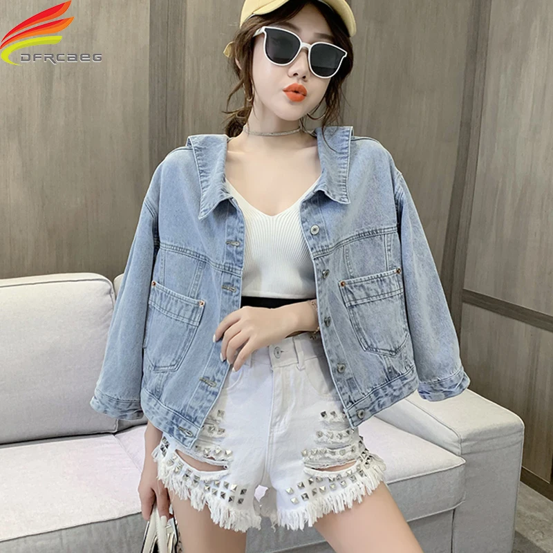 Spring Summer 2020 Women Denim Jacket New Arrival Back Buttons Design Fashion Cool Lady Slim Wild Jeans Jackets Coat Woman
Spring Summer 2020 Women Denim Jacket New Arrival Back Buttons Design Fashion Cool Lady Slim Wild Jeans Jackets Coat Woman
