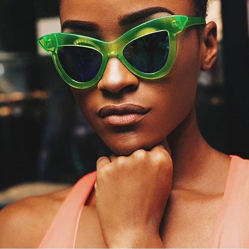 90S Personalized Cat Eye Sunglasses 2020 Brand Design Clear Gradient Mirrors Goggles Hip Hop Transparent Cateye Female Eyewears
90S Personalized Cat Eye Sunglasses 2020 Brand Design Clear Gradient Mirrors Goggles Hip Hop Transparent Cateye Female Eyewears