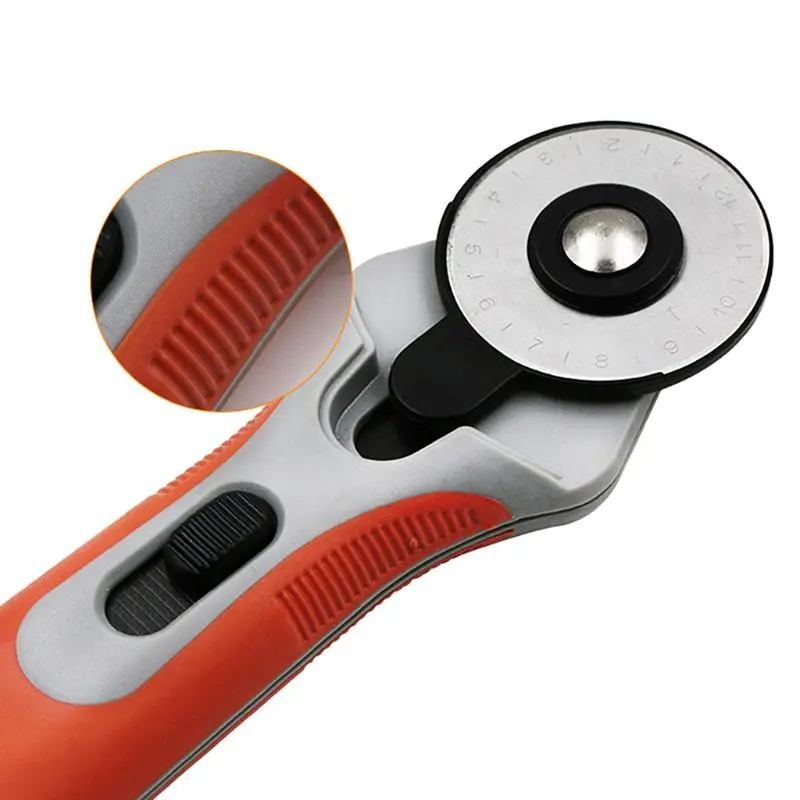 45mm Patchwork Roller Wheel Rotary Round Cutter Tailor Sewing Leather Craft Tool with Blades Cutting Fabric Paper D2TD
45mm Patchwork Roller Wheel Rotary Round Cutter Tailor Sewing Leather Craft Tool with Blades Cutting Fabric Paper D2TD