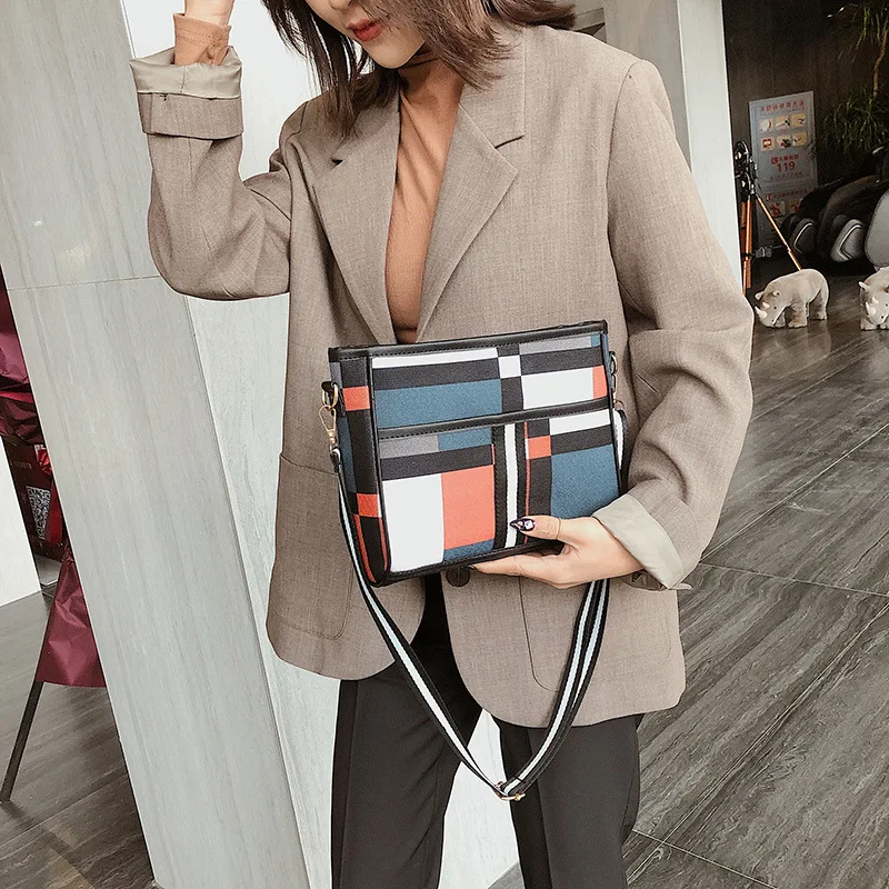 2019 New Style Fashion Casual WOMEN'S Bag VIVI Plaid Contrast Color Bag Textured Soft Leather Beauty Crossbody Bag
2019 New Style Fashion Casual WOMEN'S Bag VIVI Plaid Contrast Color Bag Textured Soft Leather Beauty Crossbody Bag