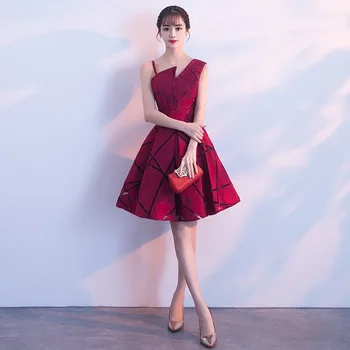 Sexy Mini Backless Lady Stripe Short Cheongsam Chinese Bride Wedding Dress Elegant Slim Evening Party Gown Qipao Oversize 3XL
Sexy Mini Backless Lady Stripe Short Cheongsam Chinese Bride Wedding Dress Elegant Slim Evening Party Gown Qipao Oversize 3XL