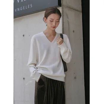 2019 autumn/winter new Korean version of the head sweater V-neck loose hundred-style women's wool sweater christmas sweater
2019 autumn/winter new Korean version of the head sweater V-neck loose hundred-style women's wool sweater christmas sweater