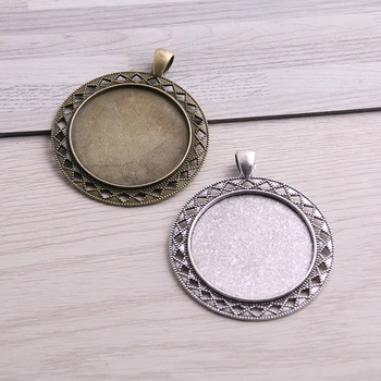 SWEET BELL 6pcs 35mm Inner Size DIY Antique Bronze/ Classic Hollow Style Cabochon Base Setting Charms Pendant 
SWEET BELL 6pcs 35mm Inner Size DIY Antique Bronze/ Classic Hollow Style Cabochon Base Setting Charms Pendant