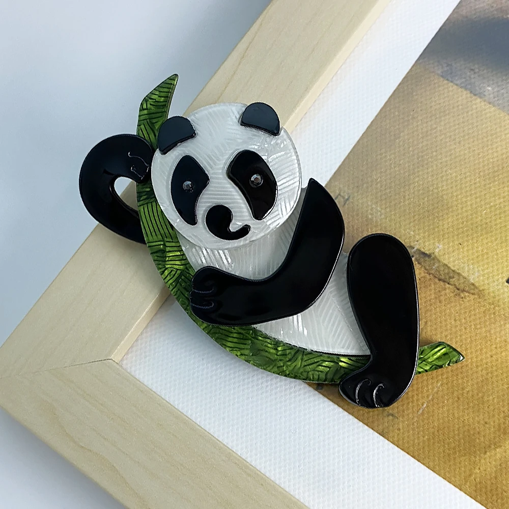 New Fashion Handmade Acrylic Animal Style Brooches For Women Kids Gift Coat Dress Adornment Panda Brooch Badge Wholesale 
New Fashion Handmade Acrylic Animal Style Brooches For Women Kids Gift Coat Dress Adornment Panda Brooch Badge Wholesale