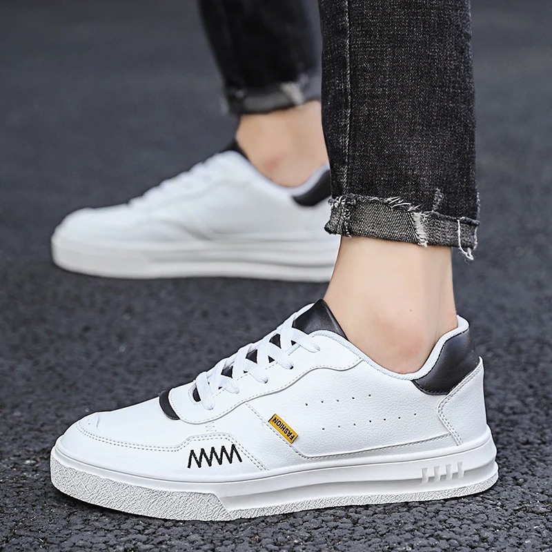MOOREGOOD Spring fashion men's vulcanized shoes white sneakers shoes outdoor hiking men's shoes breathable men's casual shoes 
MOOREGOOD Spring fashion men's vulcanized shoes white sneakers shoes outdoor hiking men's shoes breathable men's casual shoes