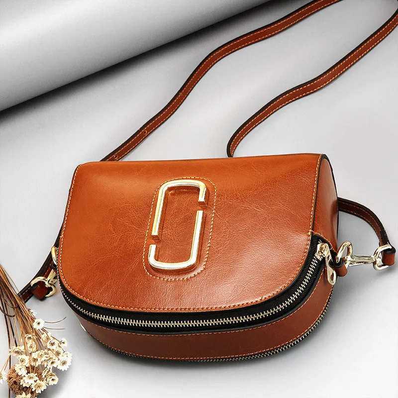 2019 new leather handbags fashion leather small square bag ladies shoulder European and American handbag diagonal package
2019 new leather handbags fashion leather small square bag ladies shoulder European and American handbag diagonal package