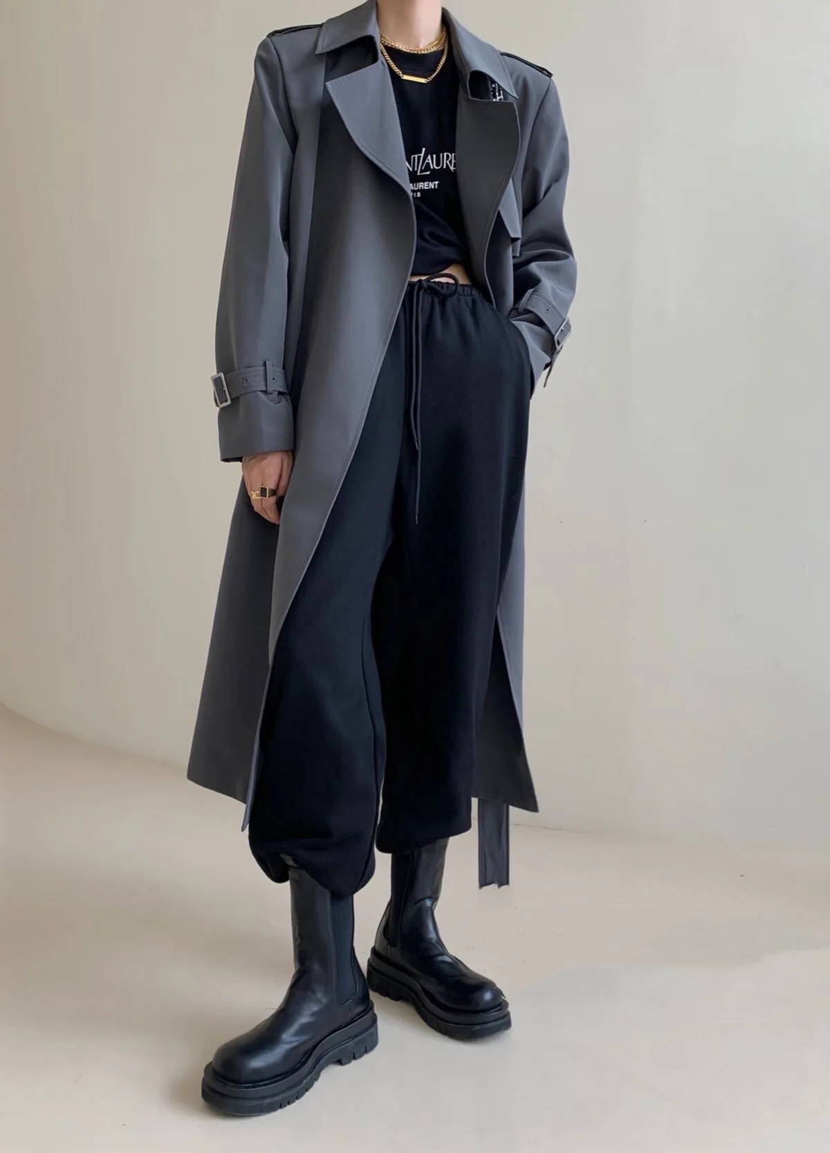 Trench 2021 Women New Korean Style Big Lapel Temperament Is Thin, Fashionable and Simple Long Trench Coat (with Belt)
Trench 2021 Women New Korean Style Big Lapel Temperament Is Thin, Fashionable and Simple Long Trench Coat (with Belt)