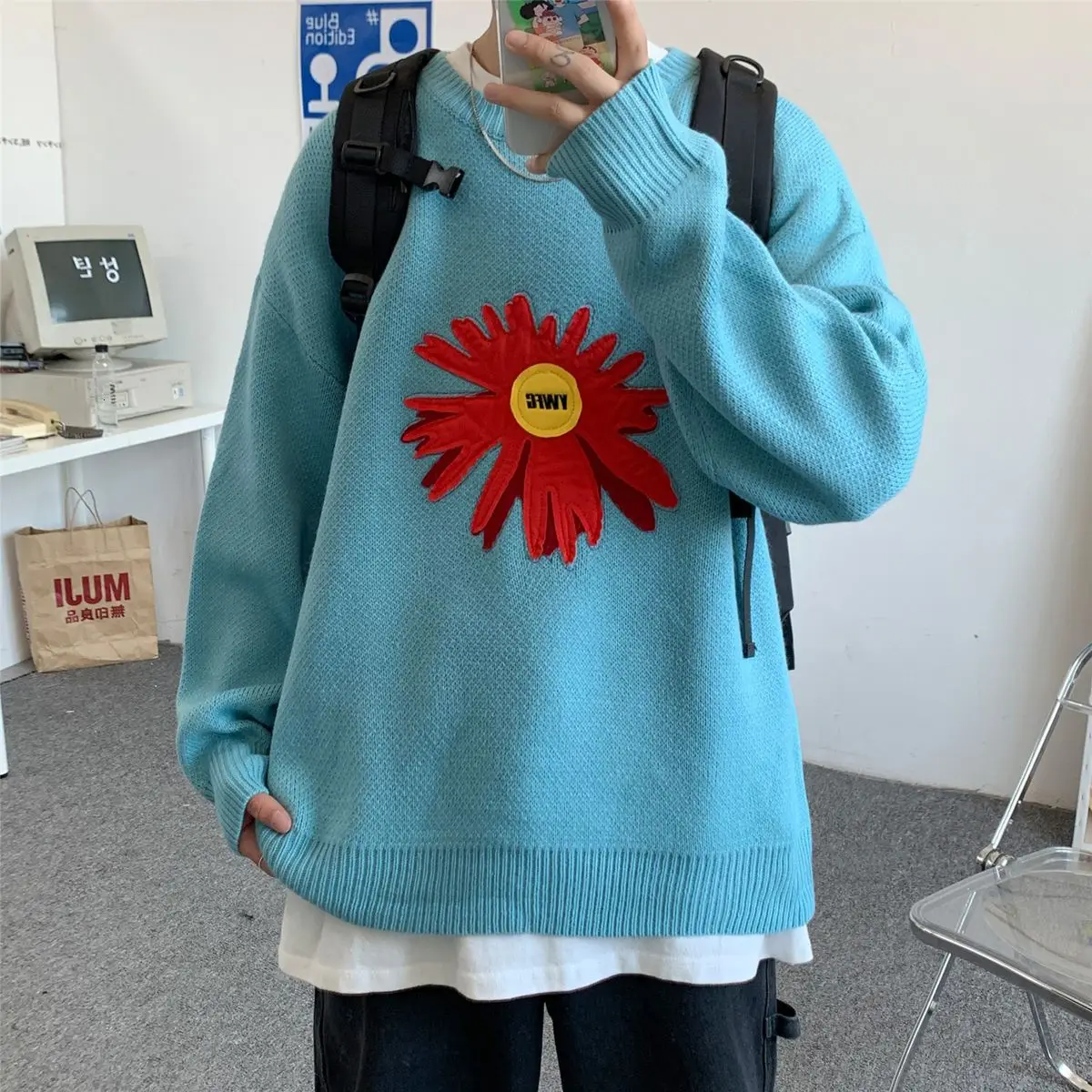 Winter 2020 Men's New Solid Color Korean Flower Embroidered Loose Sweater Loose Fashion Casual High Collar Pullover Size M-2XL
Winter 2020 Men's New Solid Color Korean Flower Embroidered Loose Sweater Loose Fashion Casual High Collar Pullover Size M-2XL